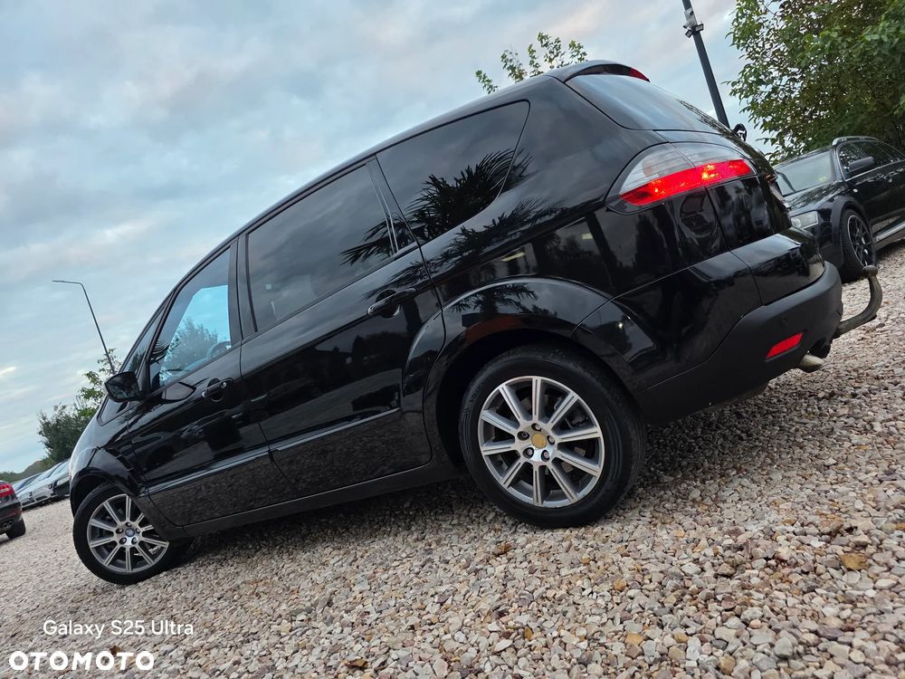 Ford S-Max - 13