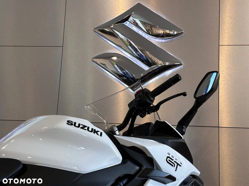 Suzuki GSX - 7
