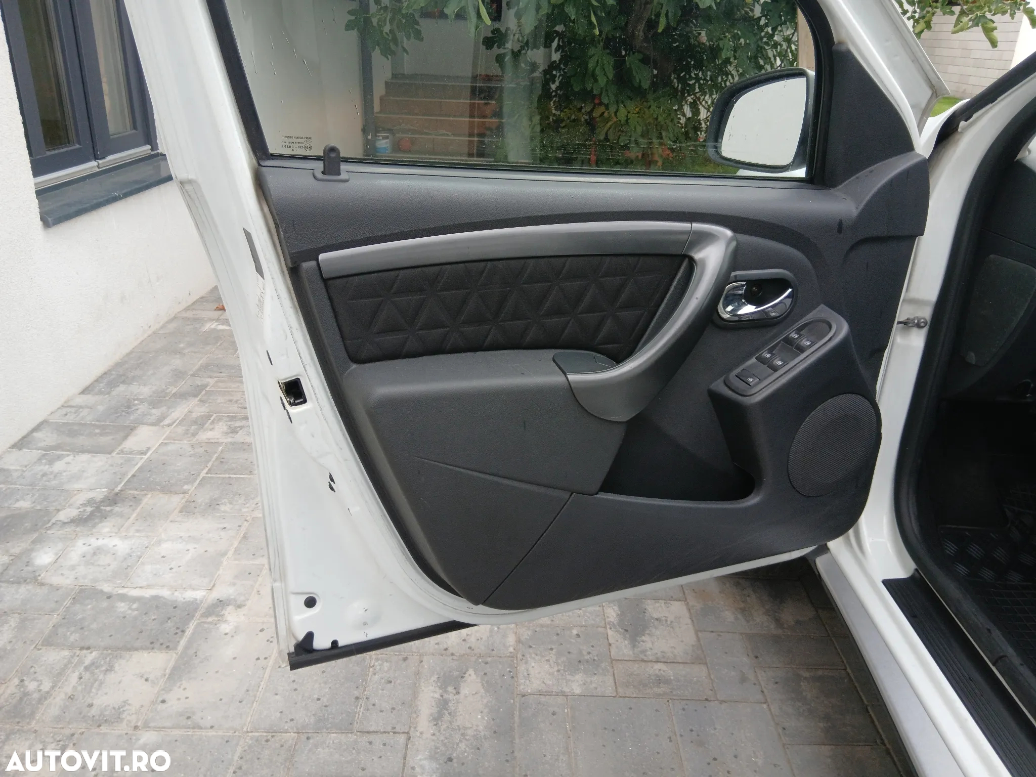 Dacia Duster 1.5 dCi 4x4 Laureate - 13