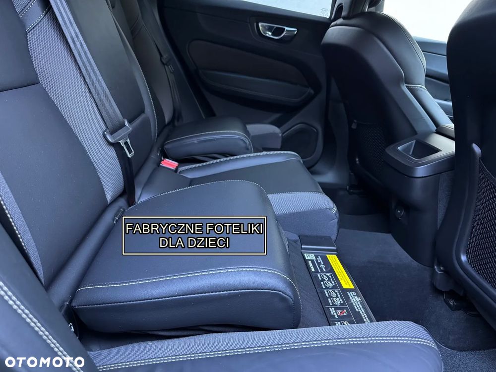 Volvo XC 60 B4 D AWD Plus Dark - 20