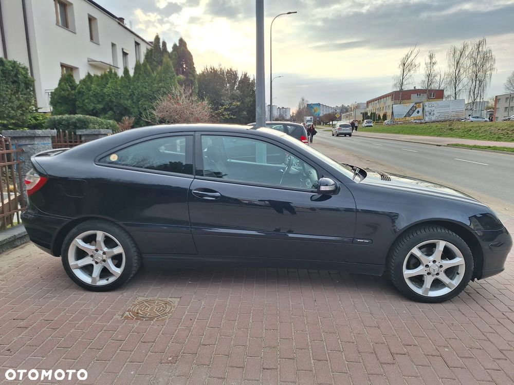 Mercedes-Benz Klasa C 180 Kompressor Sport Edition - 22