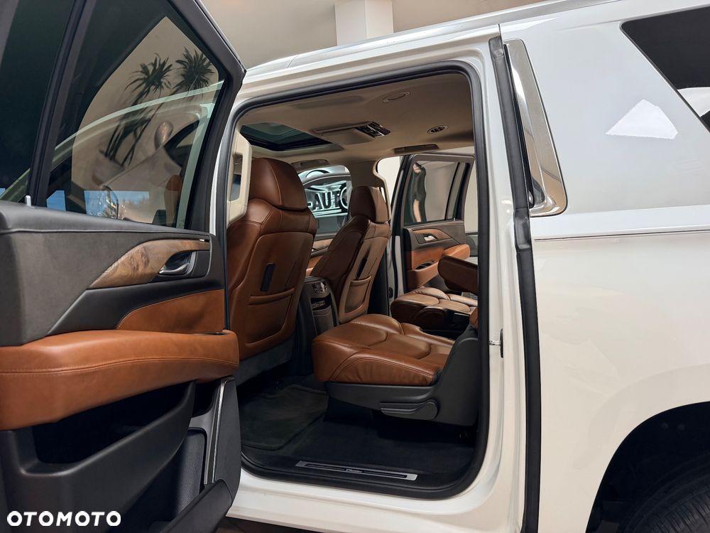 Cadillac Escalade - 29