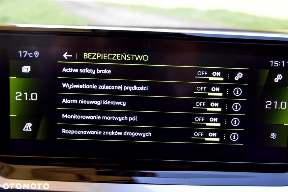 Peugeot 2008 PureTech 130 EAT8 GT - 31