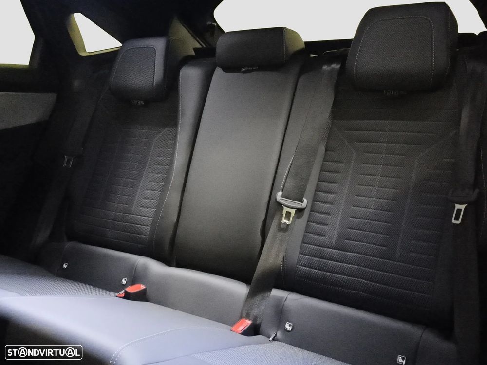 Peugeot 3008 1.2 Hybrid Allure e-DCS6 - 13