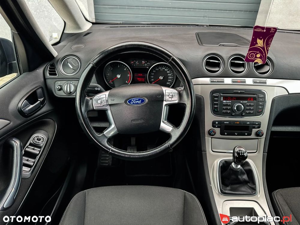 Ford Galaxy - 35