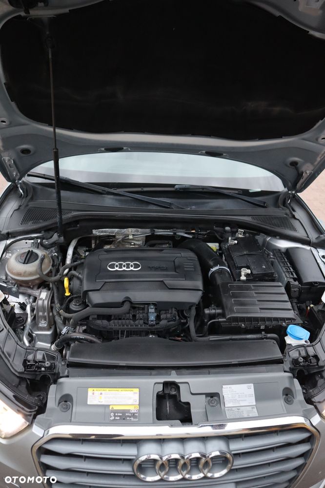 Audi A3 Sportback 1.8 TFSI S tronic S line Sportpaket - 13