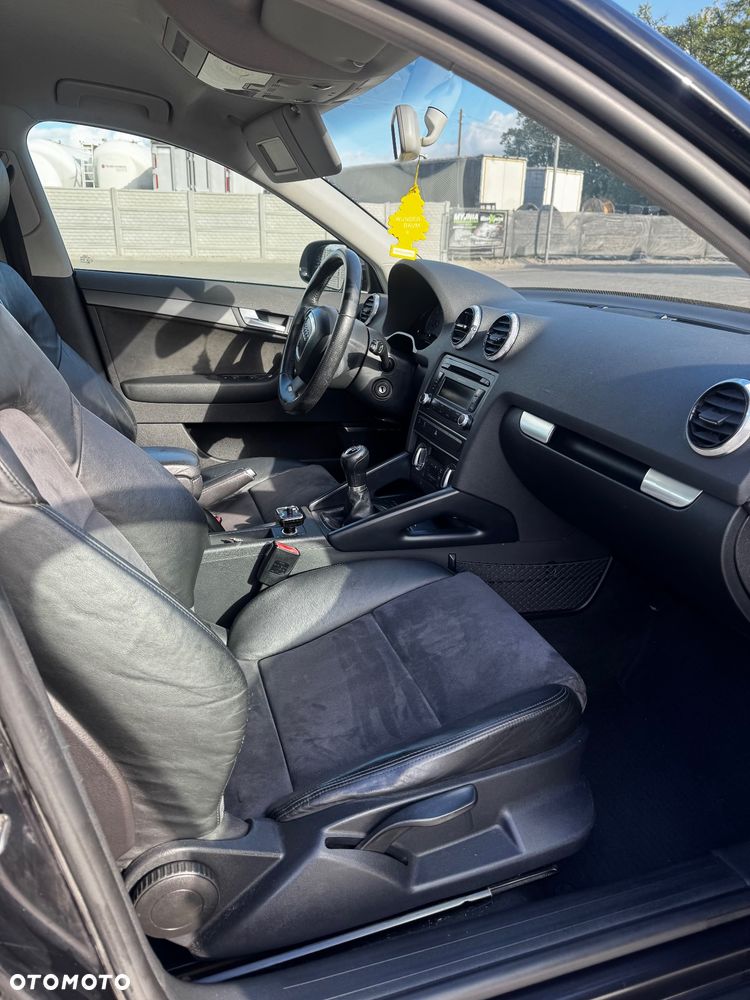 Audi A3 Sportback 1.6 TDI DPF Ambiente - 10