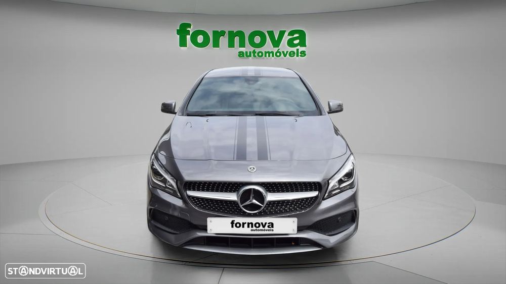 Mercedes-Benz CLA 180 d Shooting Brake AMG Line - 2