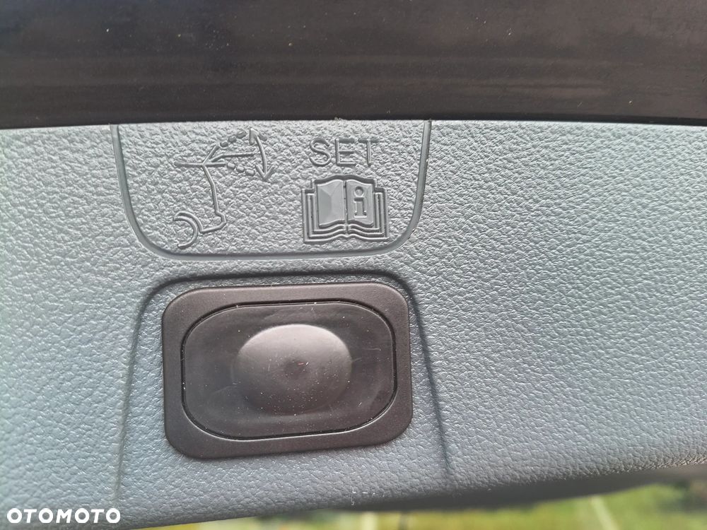 Ford C-MAX 1.6 FF Titanium - 23