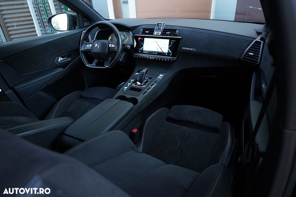 Citroën DS7 Crossback 4x4 PERFORMANCE LINE + - 24