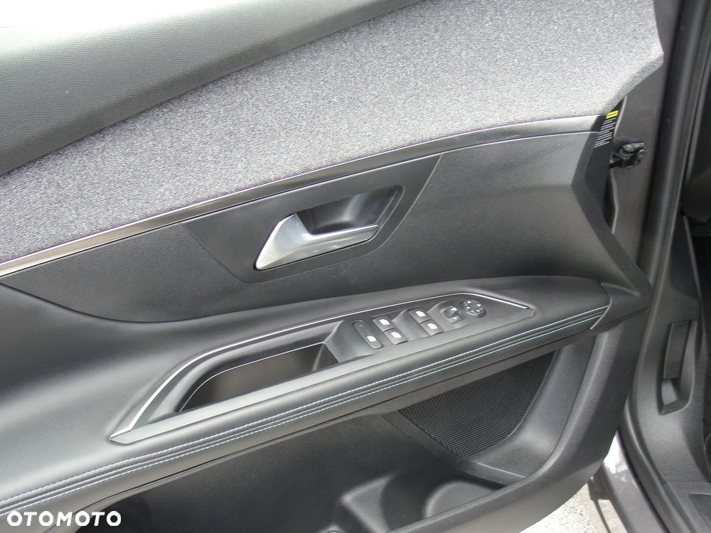 Peugeot 5008 PureTech 130 EAT8 Stop & Start Allure Pack - 11