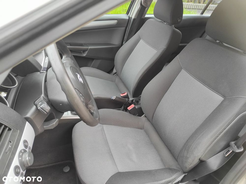 Opel Astra 1.6 Sport - 12