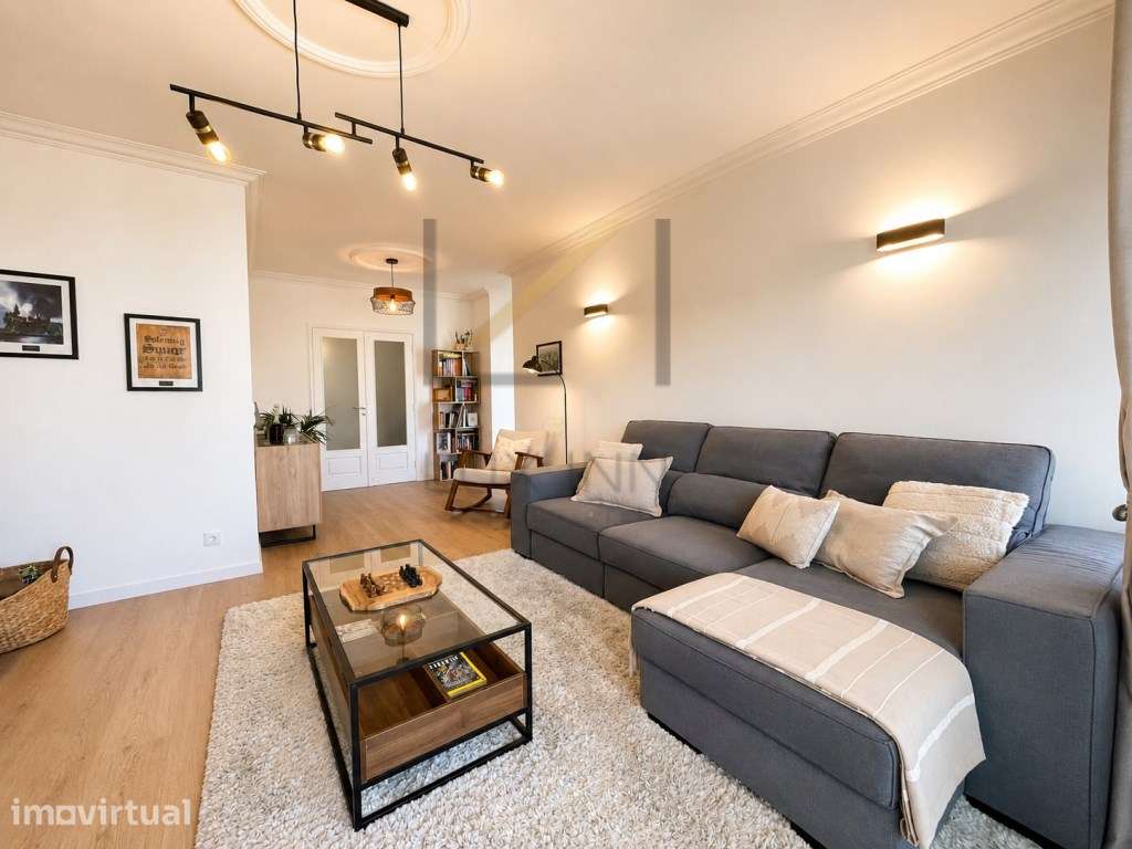 Andar de Moradia T2 + 1 Duplex Remodelado com Cave, Garagem Box e L... - Grande imagem: 3/16