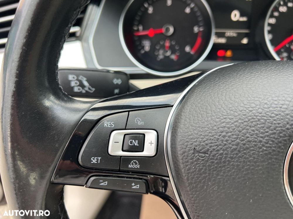 Volkswagen Passat 1.6 TDI Trendline - 23