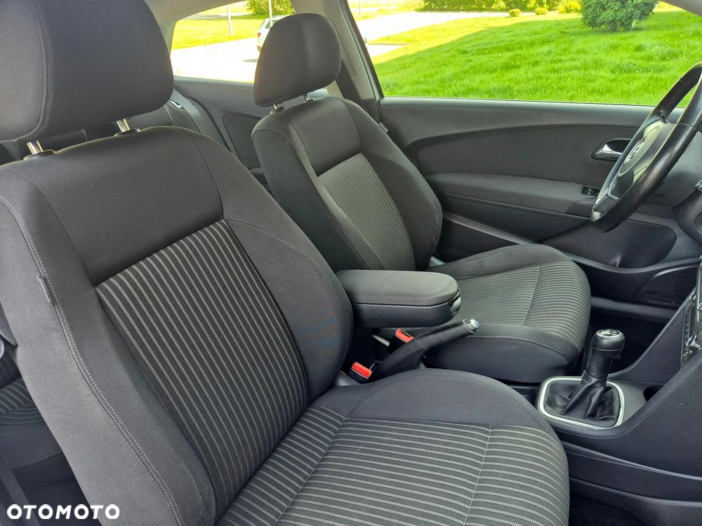 Volkswagen Polo 1.4 16V Highline - 16