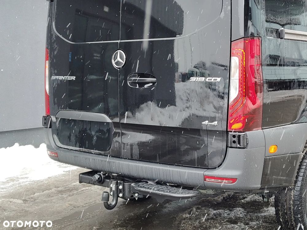 Mercedes-Benz Sprinter 319 CDI 4x4 Furgon 3665 mm L2H2 - 9
