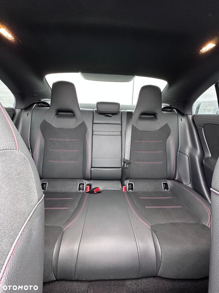 Mercedes-Benz CLA 250 4-Matic AMG Line 7G-DCT - 12