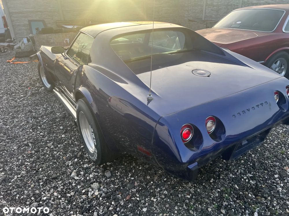 Chevrolet Corvette - 17