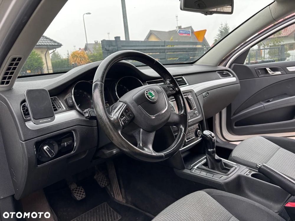 Skoda Superb 2.0 TDI Ambition - 4