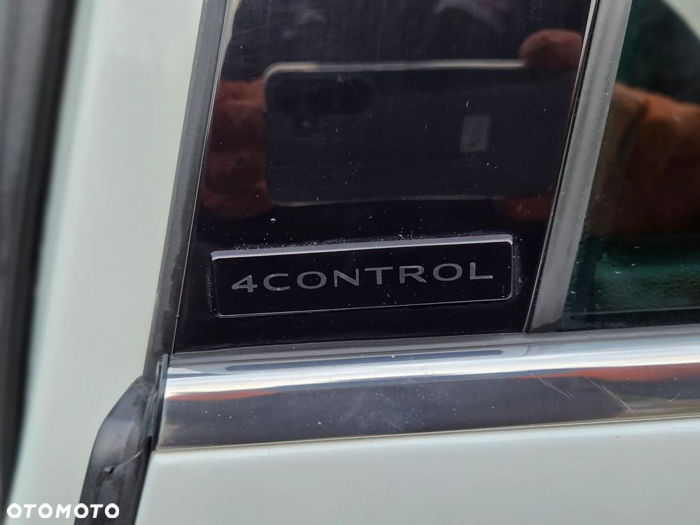 Renault Megane ENERGY TCe 205 EDC GT - 4