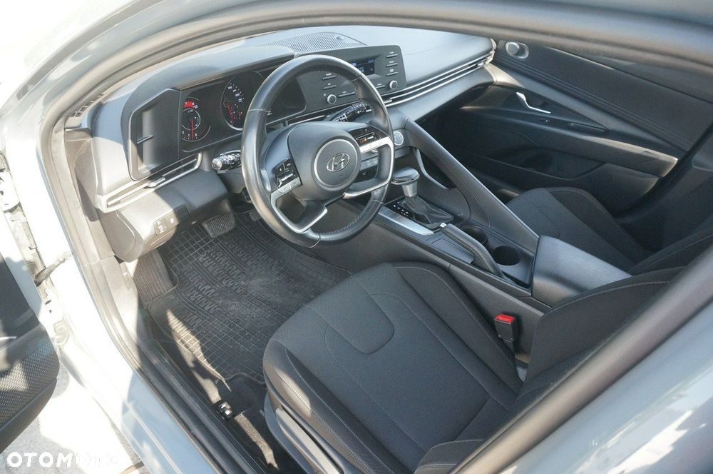 Hyundai Elantra 1.6 Modern CVT - 19