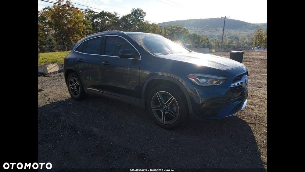 Mercedes-Benz GLA 250 4Matic 8G-DCT - 3