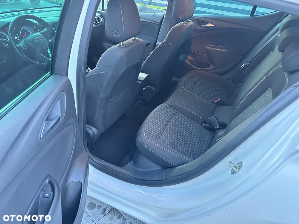 Opel Astra 1.6 D Start/Stop Dynamic - 10