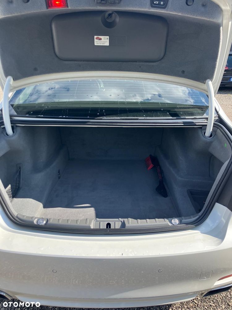 BMW Seria 7 740Li - 16