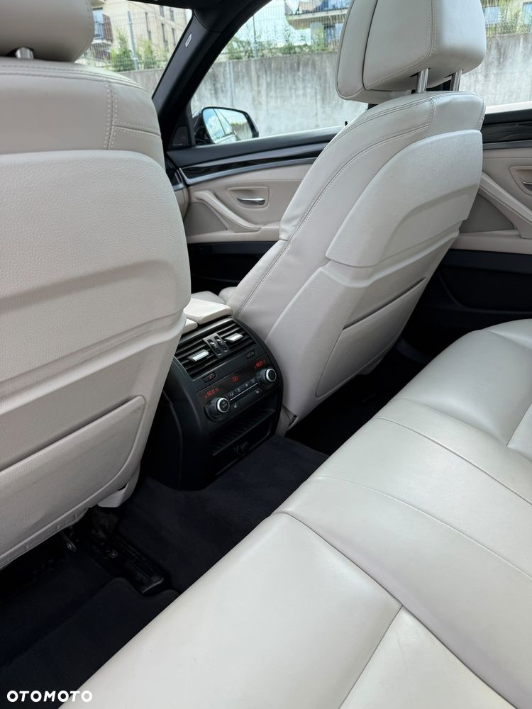 BMW Seria 5 530d xDrive Luxury Line - 16