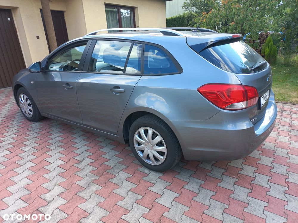 Chevrolet Cruze 1.6 LS - 3