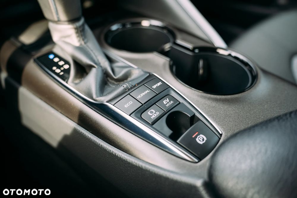 Toyota Camry - 18