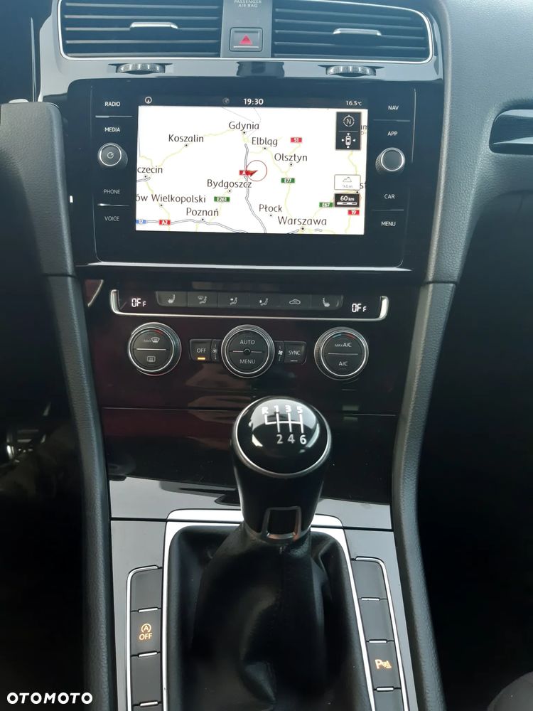 Volkswagen Golf 1.0 TSI (BlueMotion Technology) Comfortline - 23