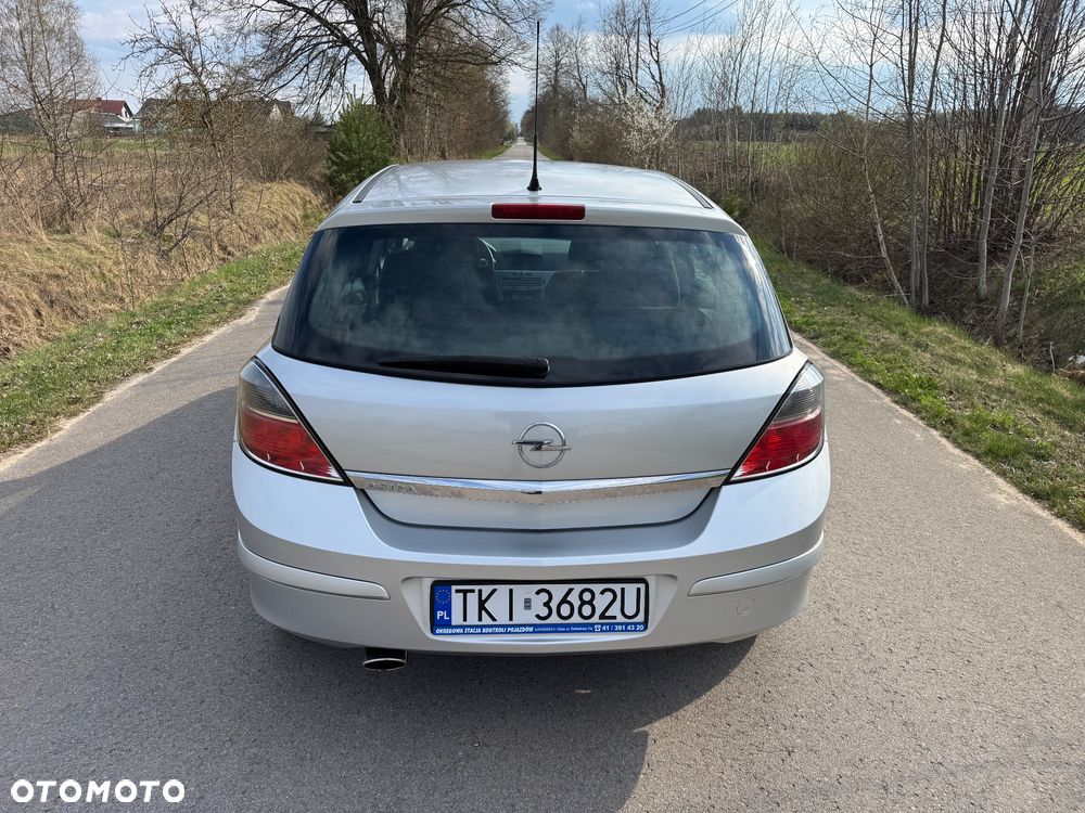 Opel Astra 1.6 Design Edition - 4