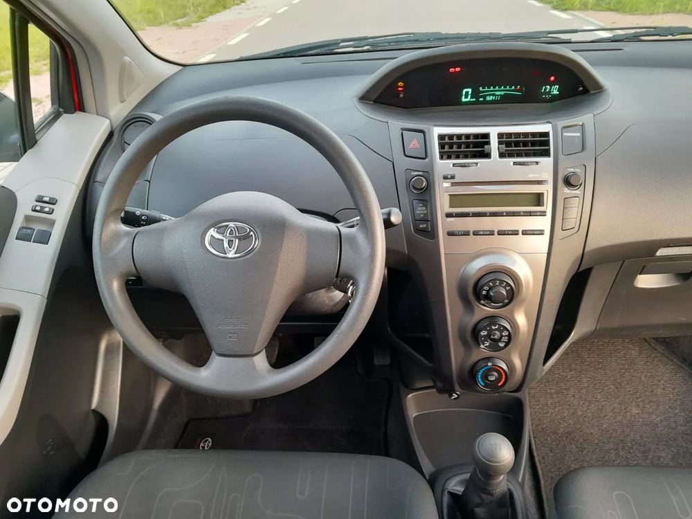 Toyota Yaris 1.0 Active - 8