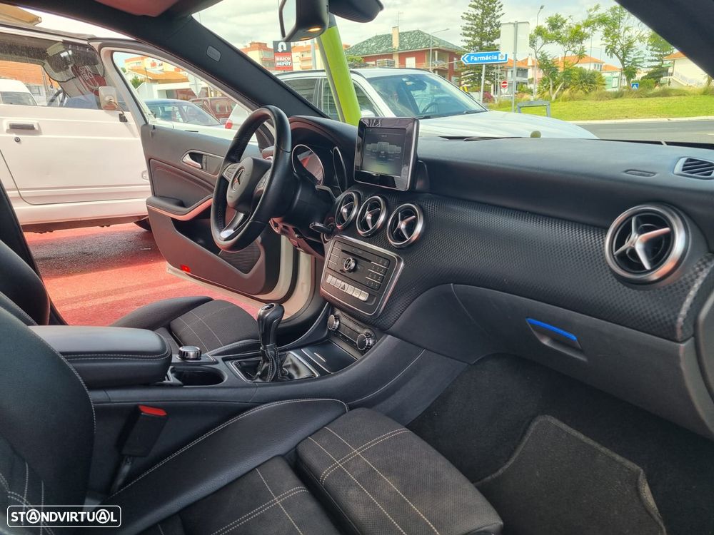 Mercedes-Benz A 180 d AMG Line - 22
