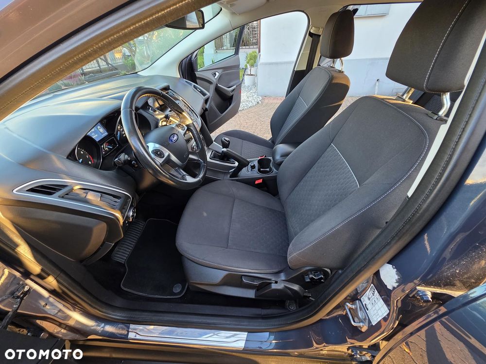 Ford Focus 1.0 EcoBoost Ambiente - 27