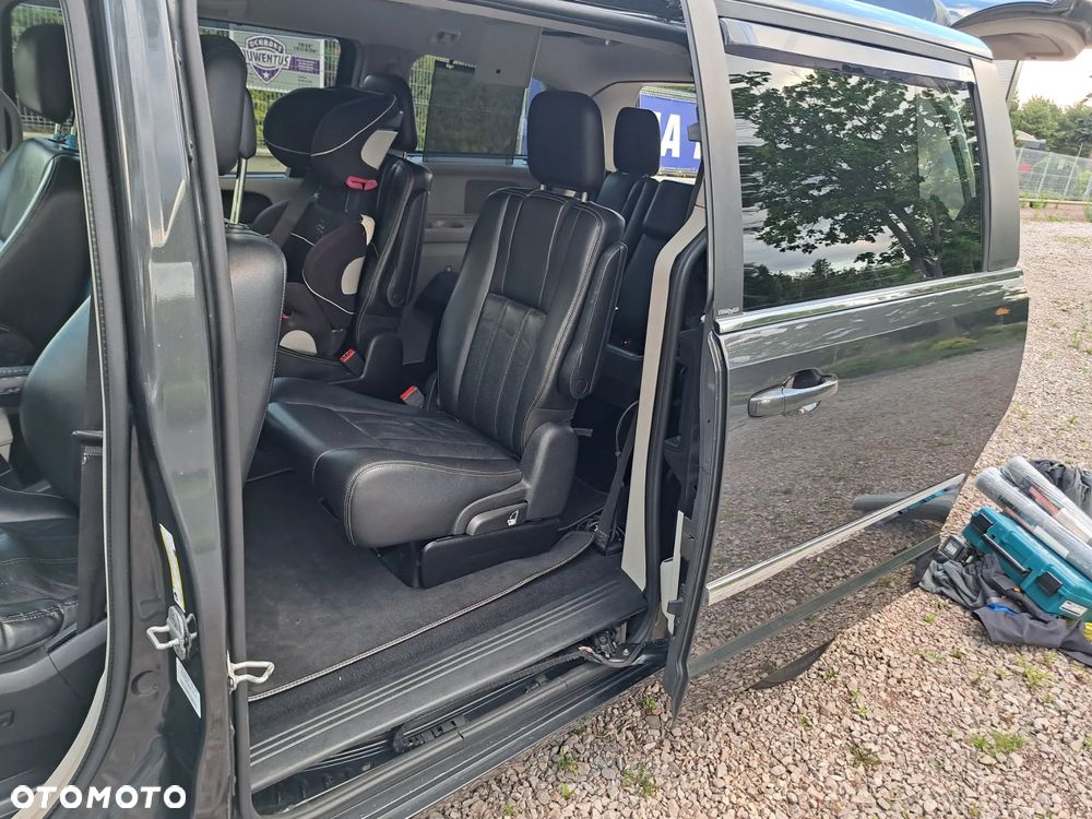 Chrysler Town & Country 3.6 Touring - 24