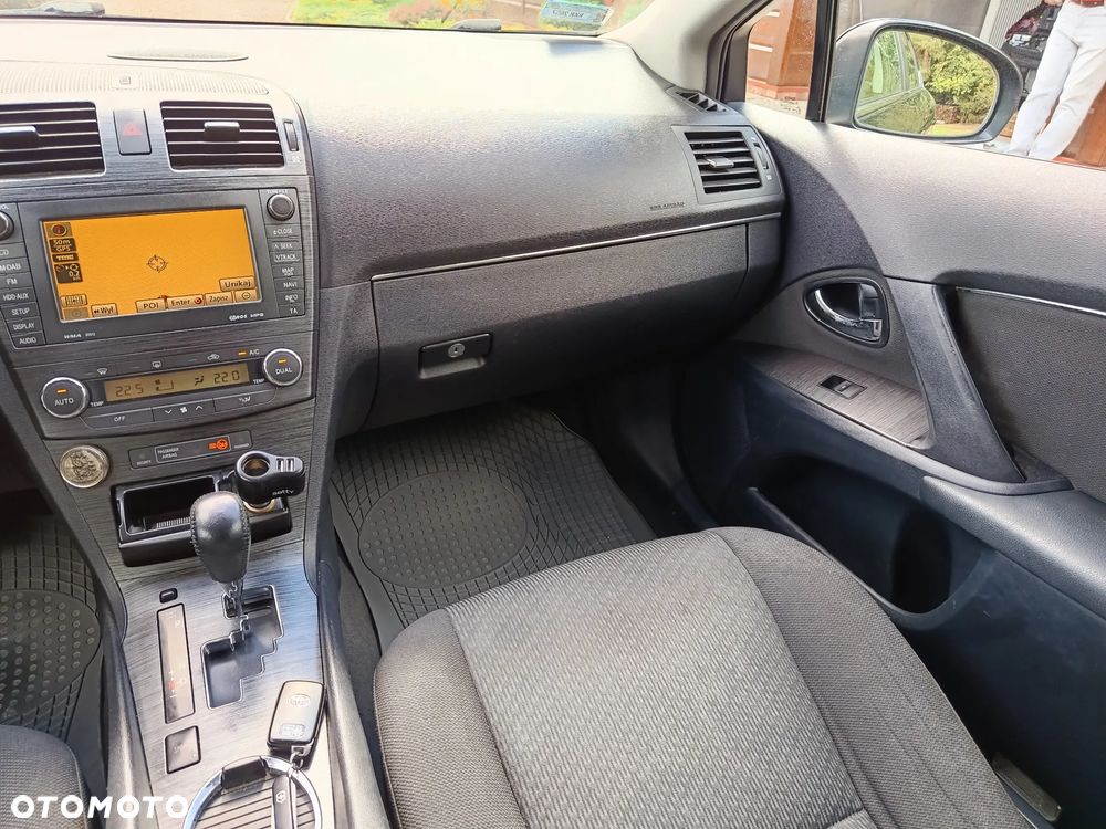 Toyota Avensis - 29