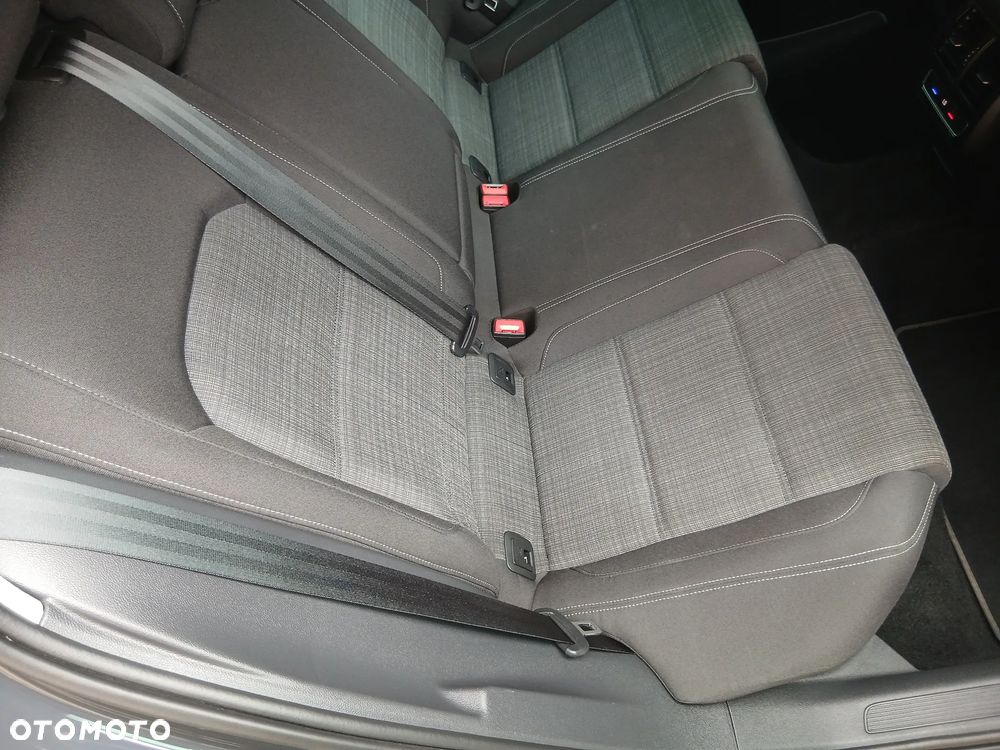 Volkswagen Passat 2.0 TDI SCR Business - 30