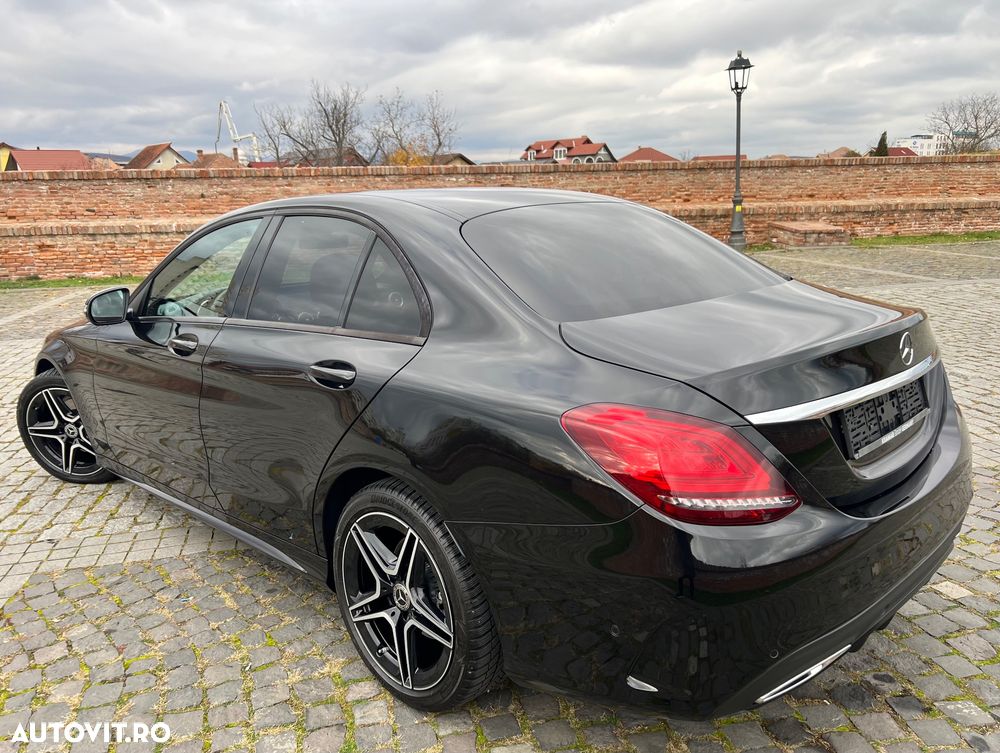 Mercedes-Benz C 220 d 4Matic T 9G-TRONIC AMG Line - 4
