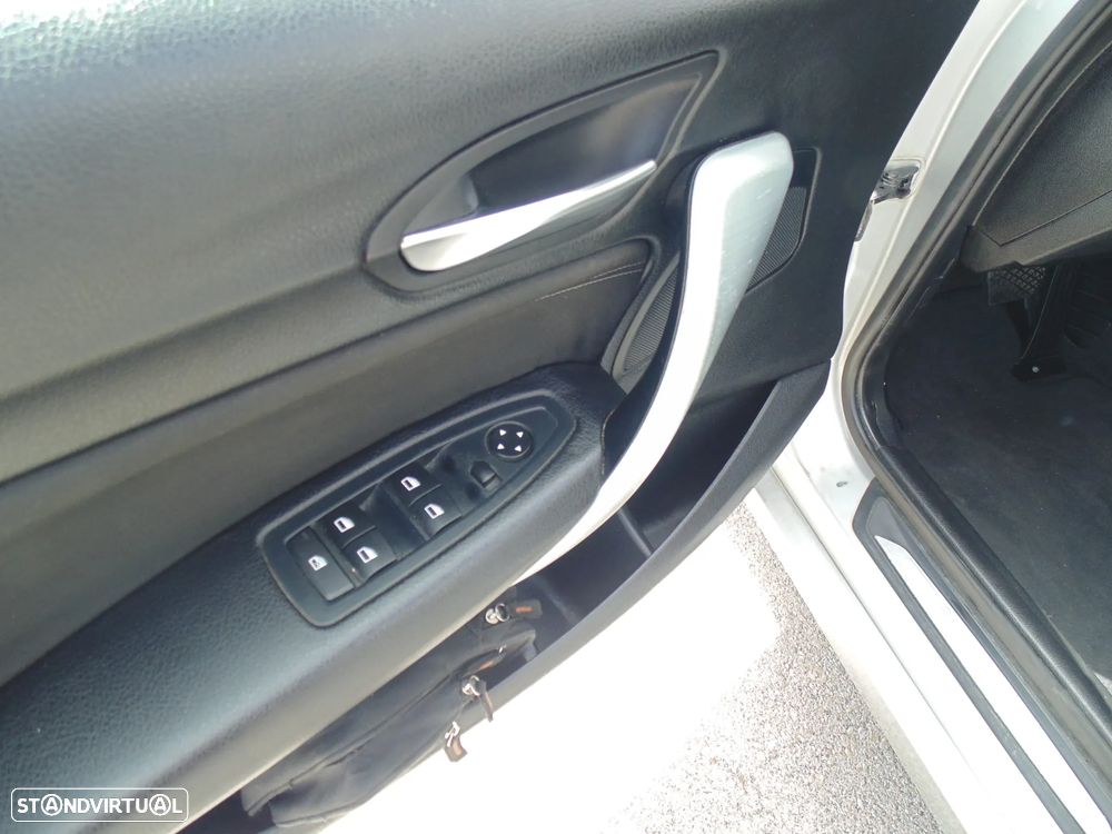 BMW 118 dA Line Sport - 26