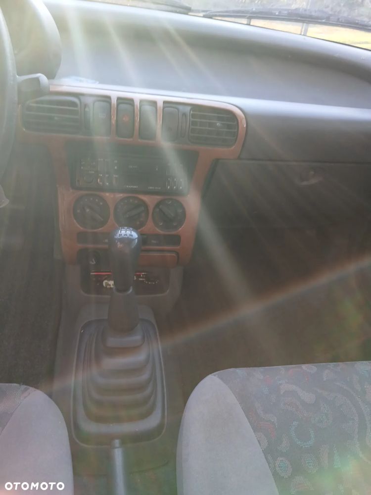 Nissan Micra 1.0 LX - 6
