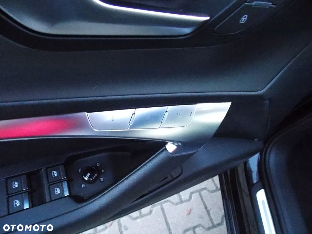 Audi A6 Avant 40 TDI S tronic design - 19