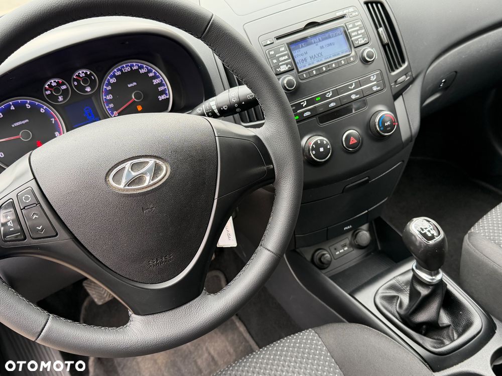 Hyundai i30 1.6 blue Style - 19