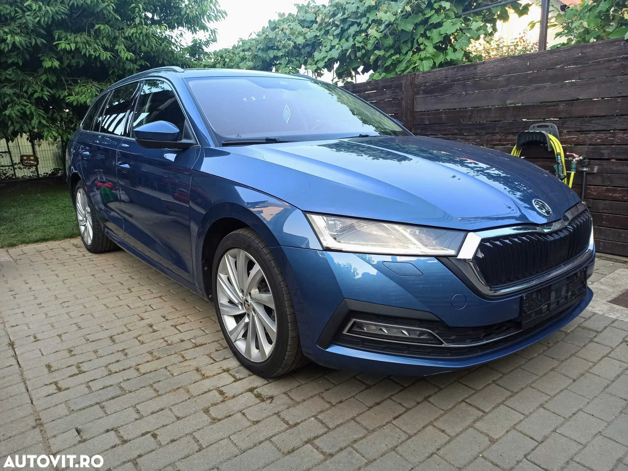 Skoda Octavia Combi 2.0 TDI DSG Style - 3