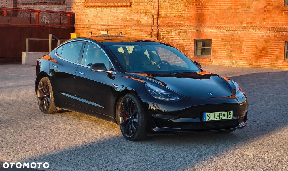 Tesla Model 3 - 1