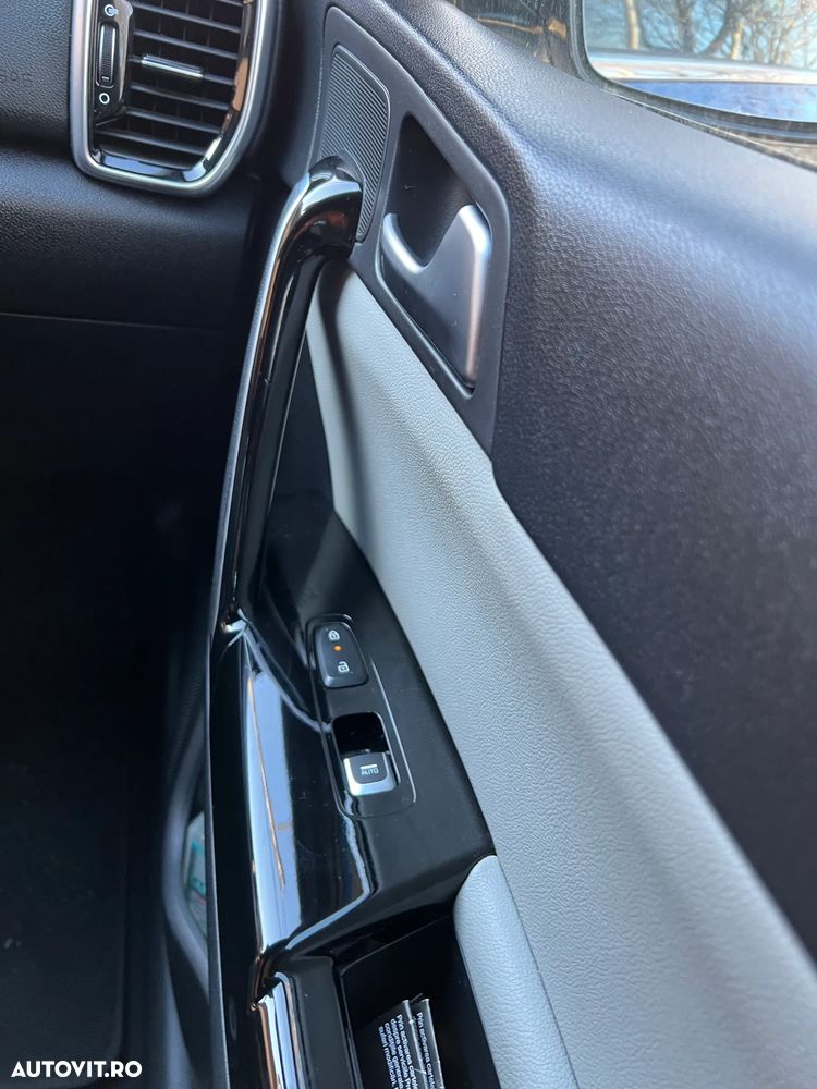 Kia Sportage 1.6 T-GDI 6MT 4x4 GT Line - 22