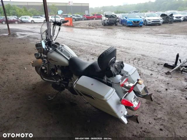 Harley-Davidson Touring Road King - 16