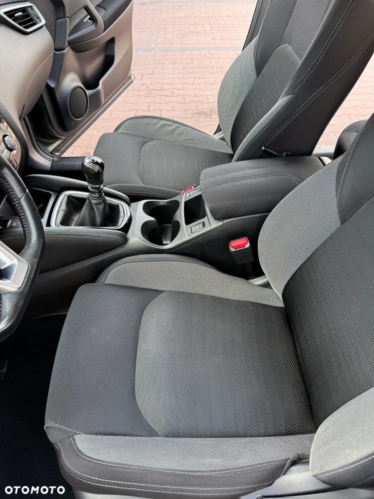 Nissan Qashqai 1.6 DIG-T N-Connecta - 8