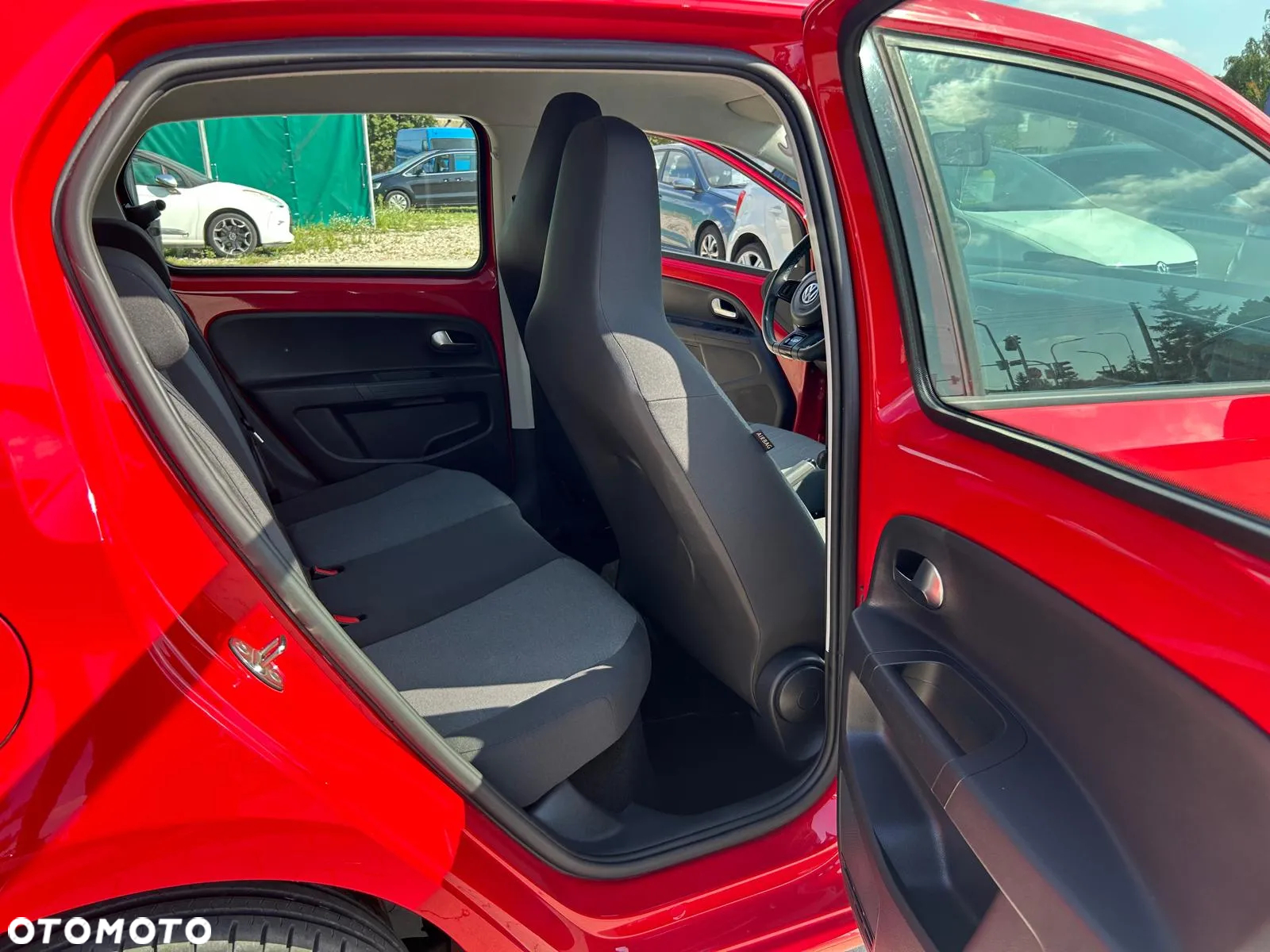 Volkswagen up! (BlueMotion Technology) take - 23